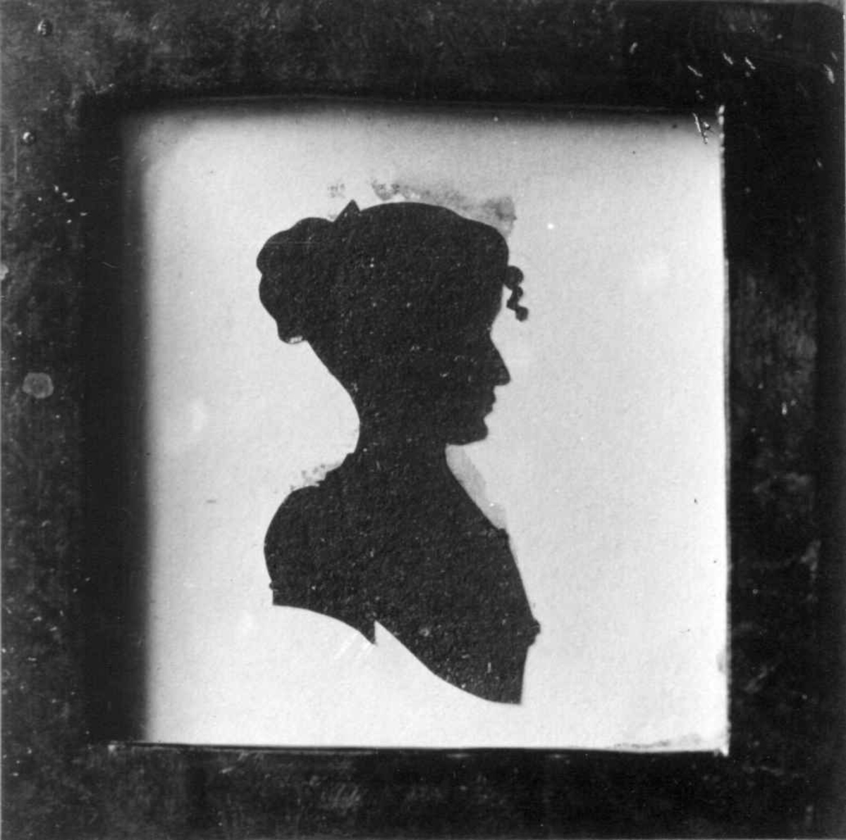 Portrett av Elisabeth Christine Spørck, født Juel. Avfotografering av silhuettklipp med ramme.