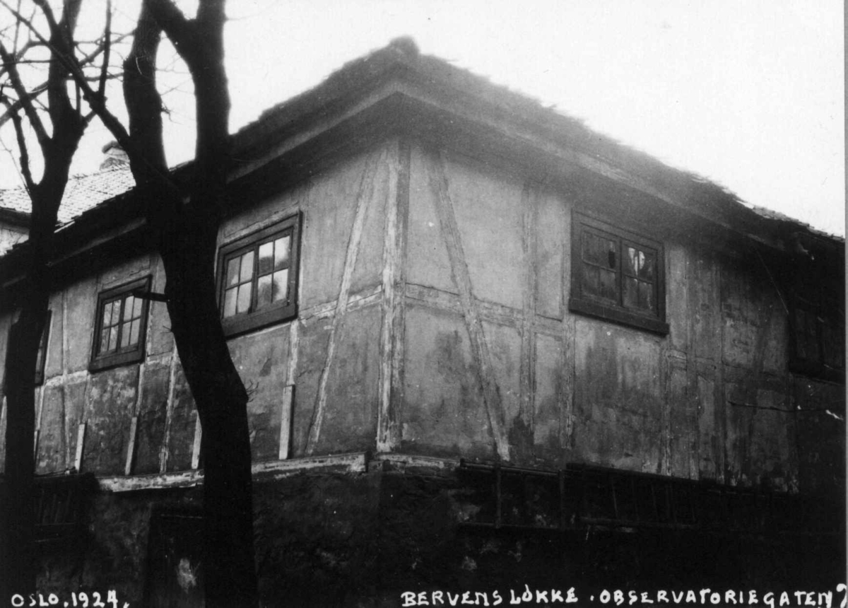 Bervens Løkke, Observatoriegata 2, Oslo 1924. Del av bygning, eksteriør.