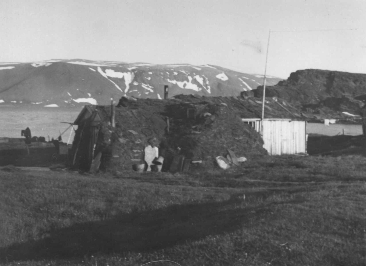 Sammenbygd bolig og fjøsgamme, Langfjordnes 1952.