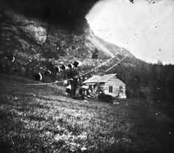 Menn ved fjellgården Rolleivstad, Hegglandsgrend, Fyresdal, 