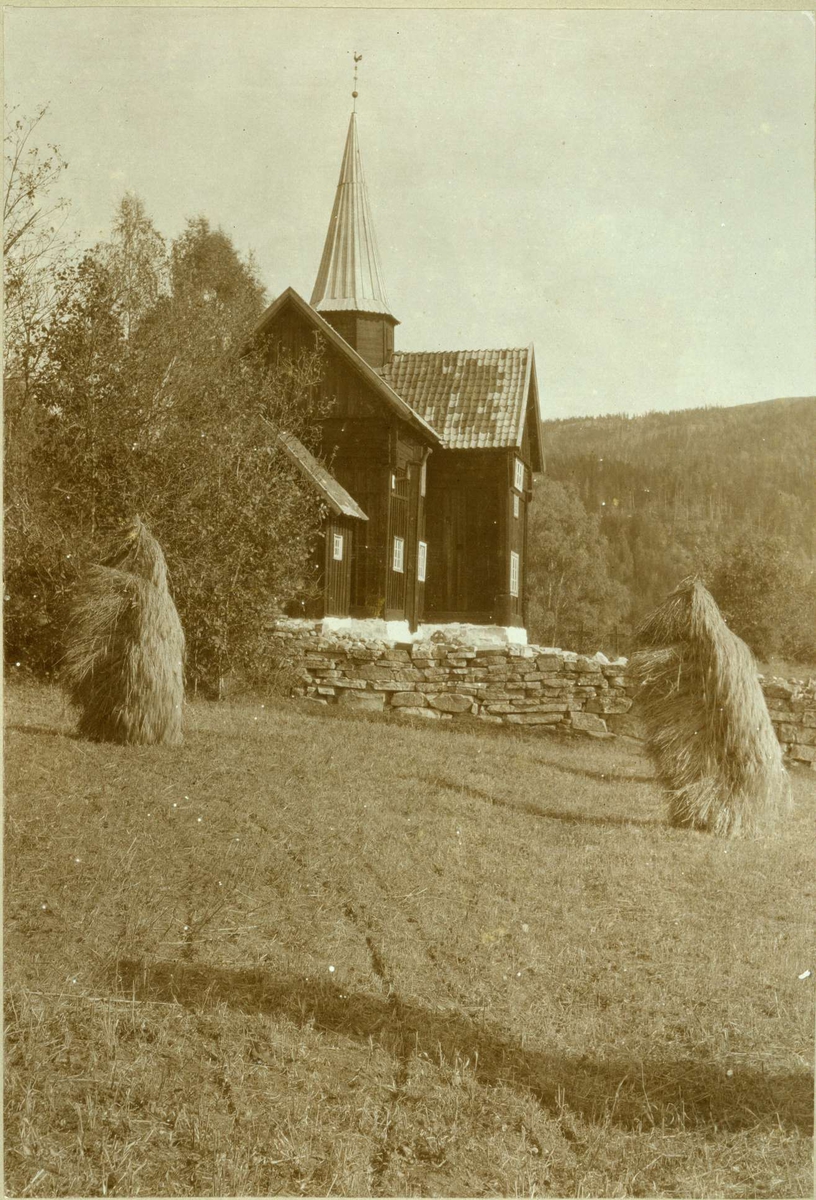 Rollag kirke, Numedal, Buskerud. Fotografert 1907.