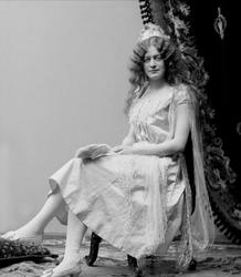 Portrett, frøken Wangen.