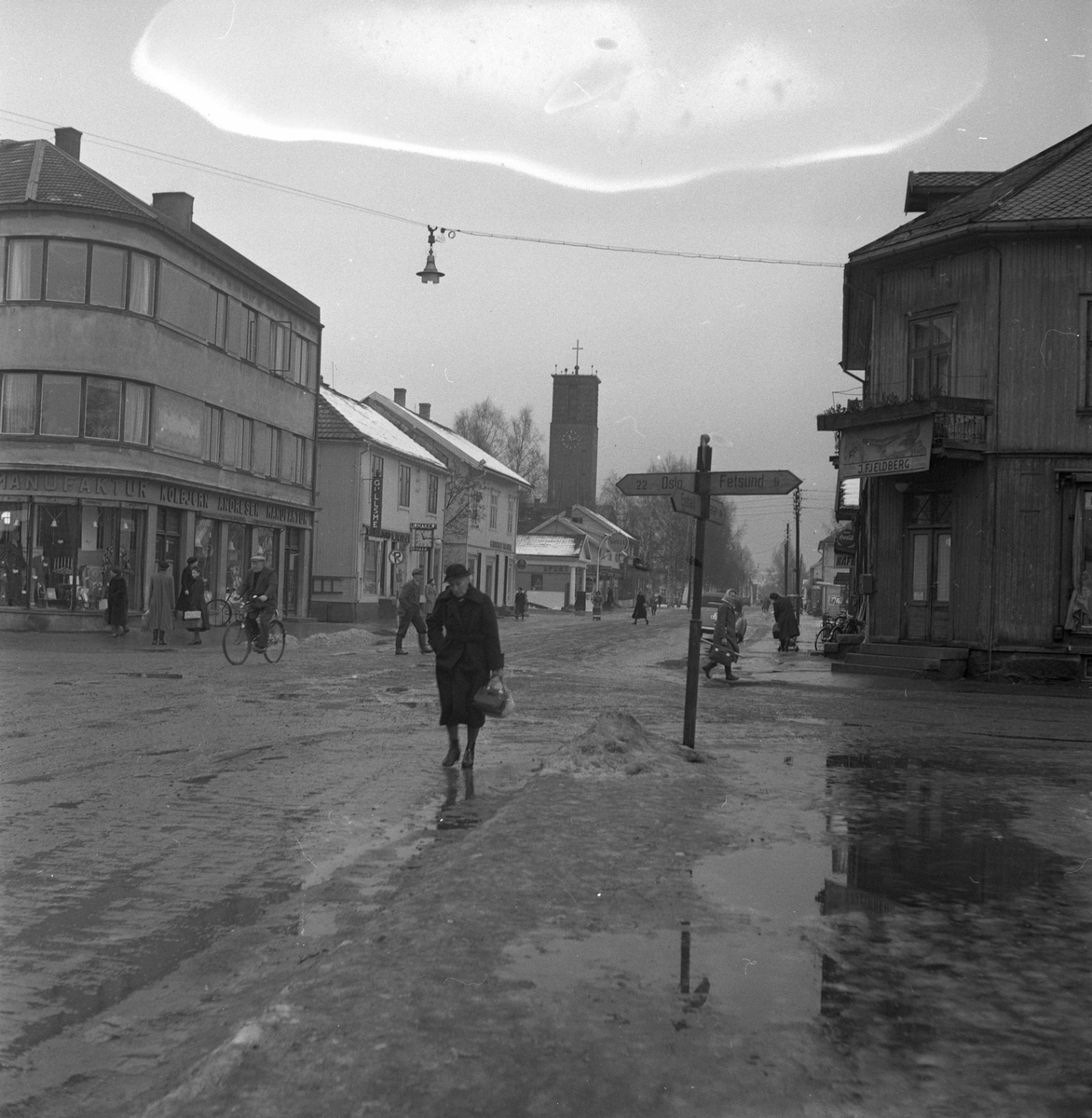 Lillestrøm, Skedsmo, Akershus, desember 1952. Torget.