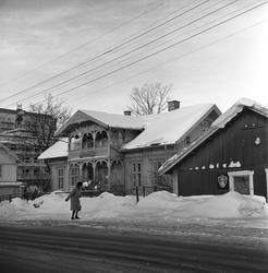 Husebyåsen, Oslo, 15.02.1963. Det rives i Oslo. Gate og trev