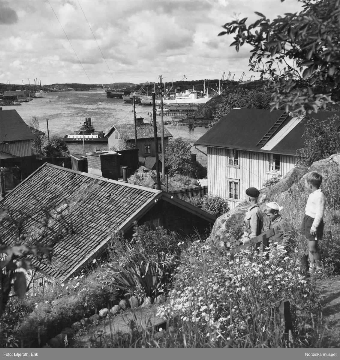 Göteborg. Bostadsbebyggelse nära strandkanten vid Slottsberget