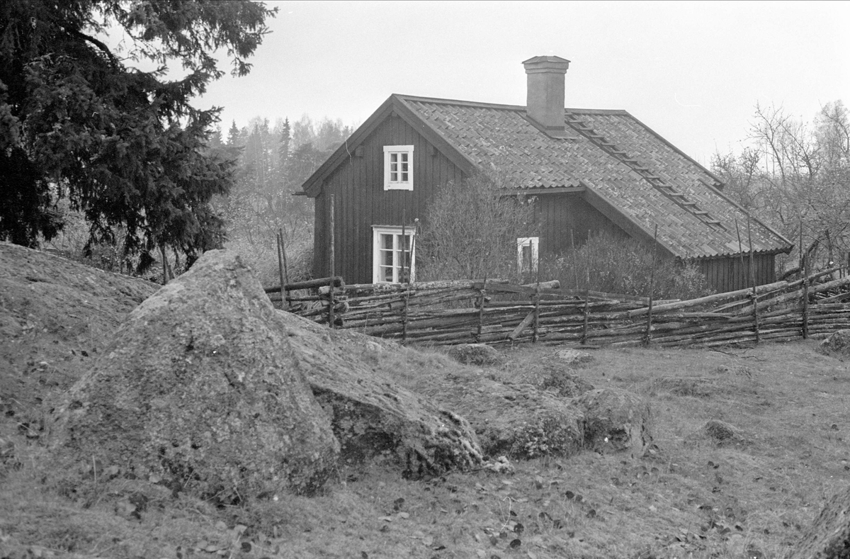 Bostadshus, Östbergstorpet, Dalby socken, Uppland 1984