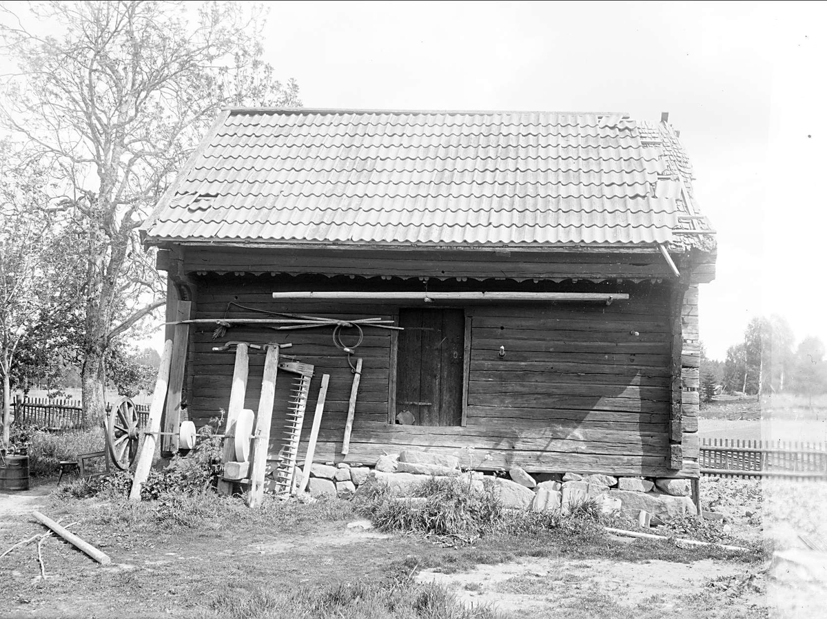 Ursprungligen från Östanå, Morkarla socken, Uppland, 1600-talets förra hälft