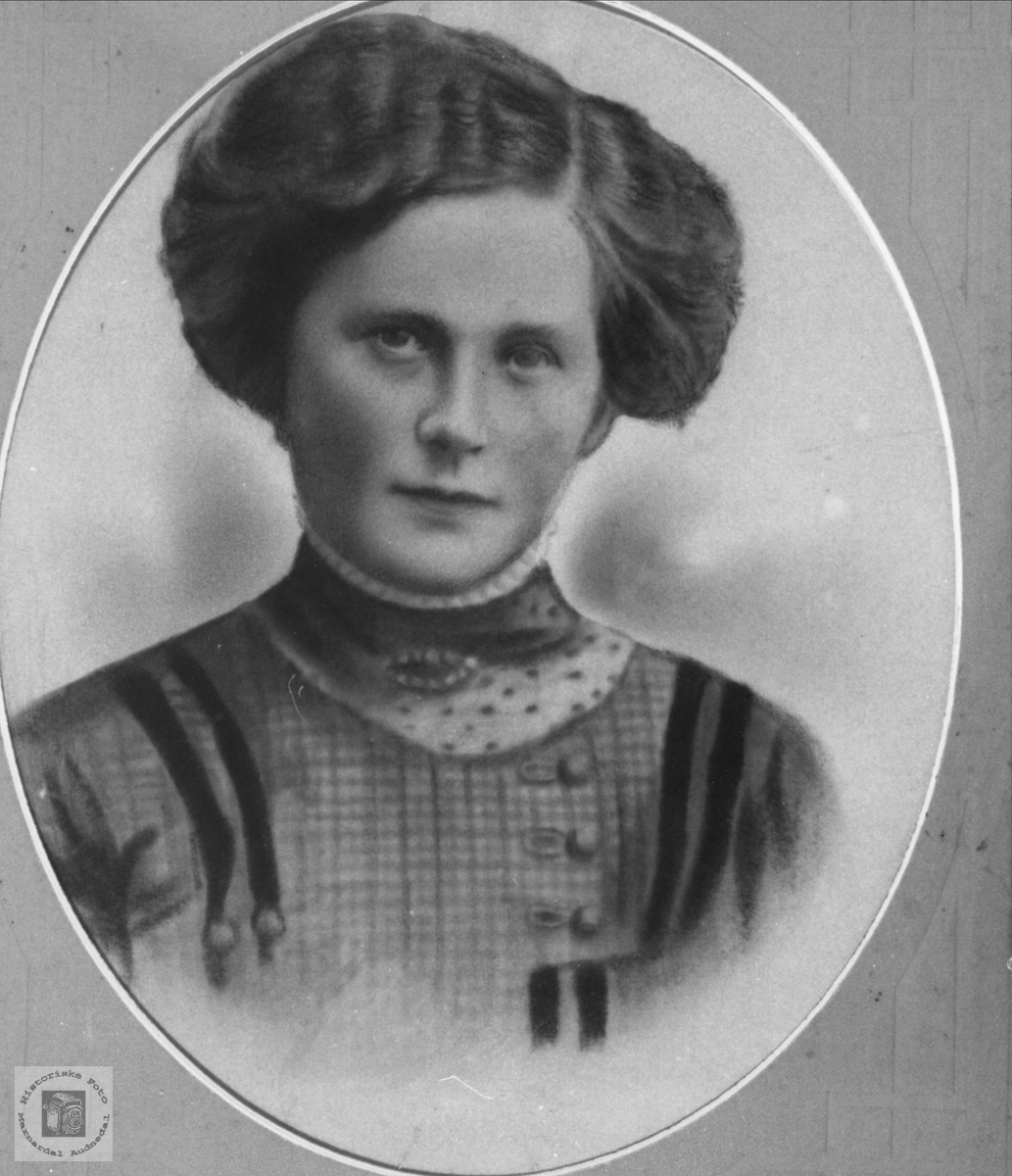 Portrett av Johanna Brunvatne, Øyslebø.