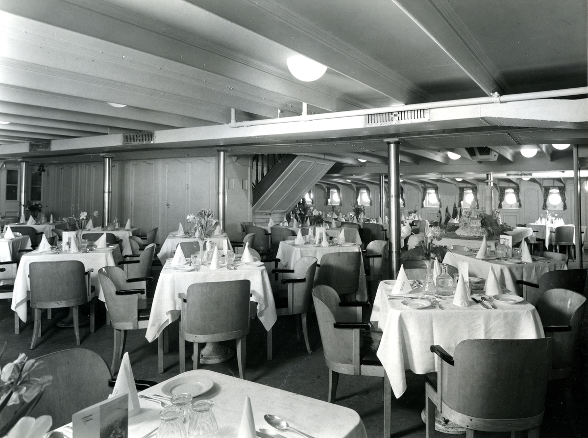 Restaurant, D/S Stavangerfjord (b. 1918, Cammell, Laird & Co., Birkenhead)