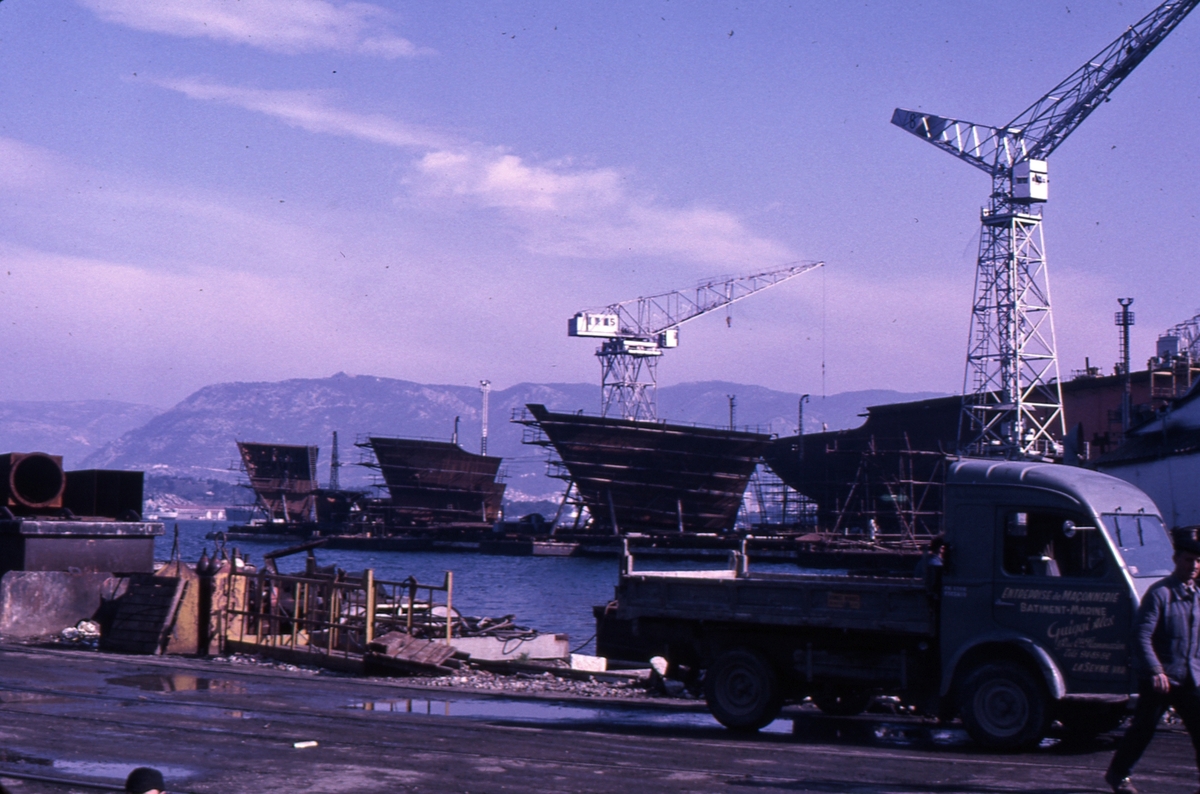 M/S ‘Sagafjord’(b.1965, Societé des Forges de la Méditerranée, La Seyne sur Mer).
 - Under byggingen.