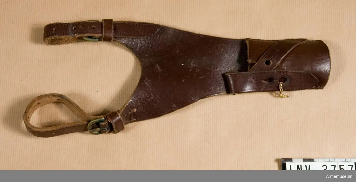 Bajonetthylsa.Hylsa av läder t knivbajonett m/1896. För officerare på 1930-talet.