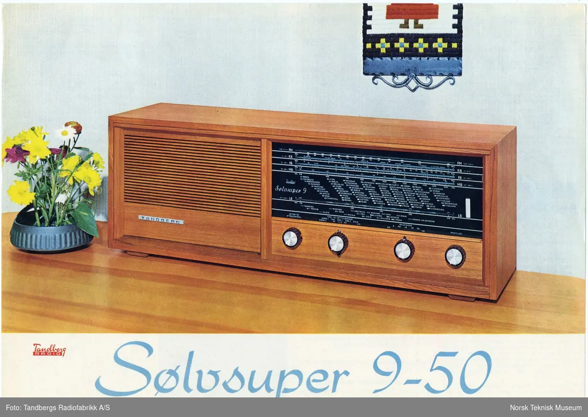 Reklamebrosjyre for Tandberg Radiofabrikks radio Sølvsuper 9-50 - Norsk