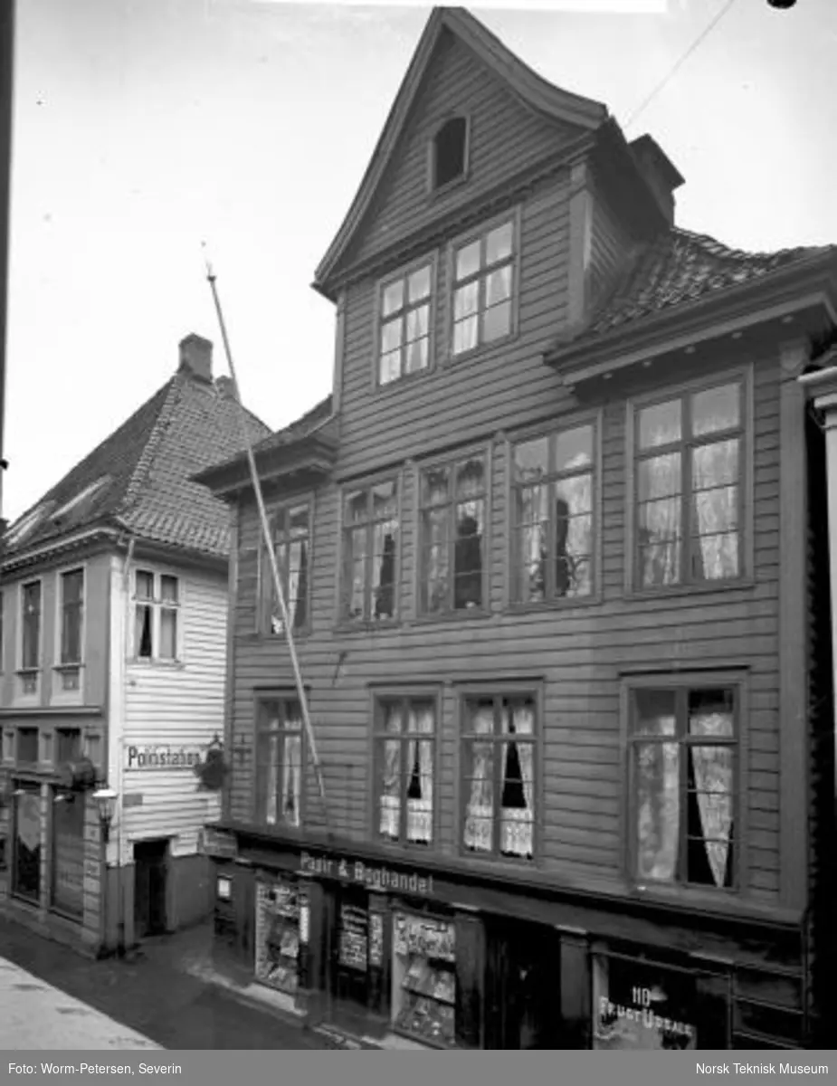 Bergen, papir- og bokhandel