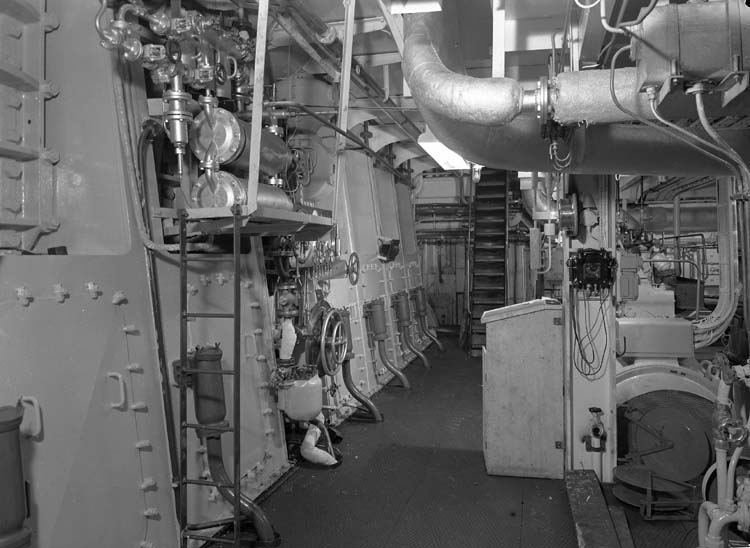 Interiör från fartyg 114 M/S Hjördis Thordén, maskiner.