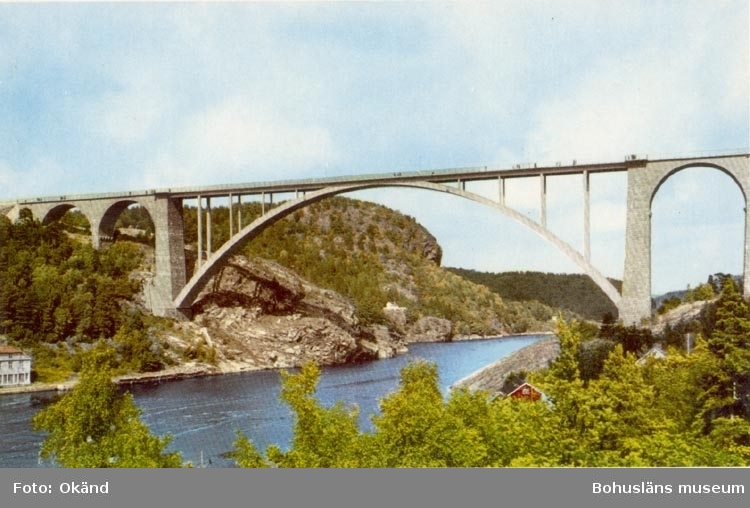Tryckt text på kortet: "Svinesundsbron".
"ULTRAFÖRLAGET A. B. - SOLNA".