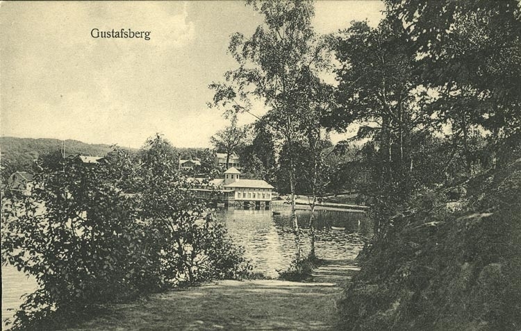 Tryckt text på vykortets framsida: "Gustafsberg."