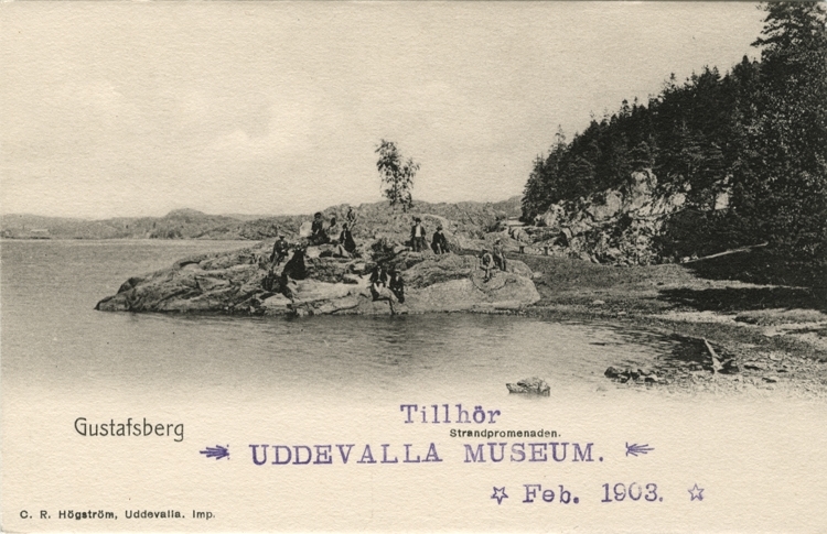 Tryckt text på vykortets framsida: "Gustafsberg."
