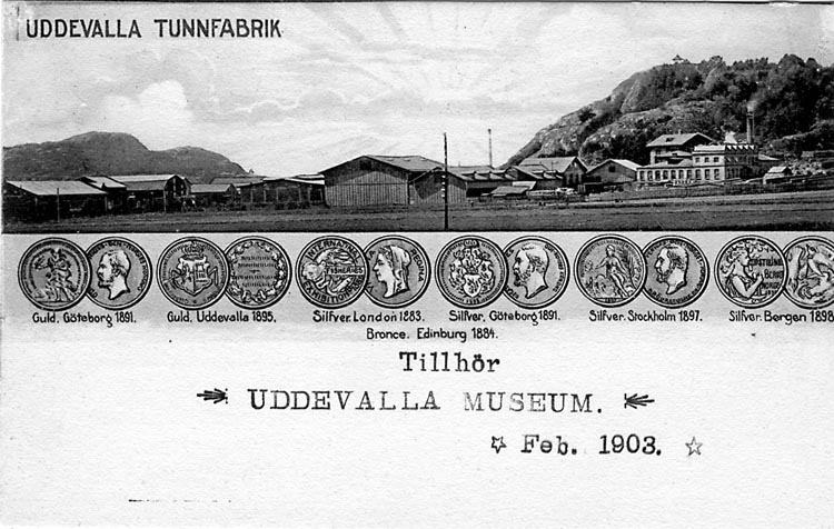 Tryckt text på vykortets framsida: "Uddevalla.Tunnfabrik"
