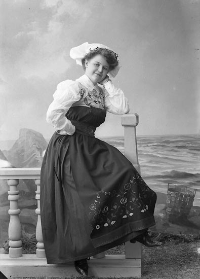 Enlgit fotografens journal nr 2 1909-1915: "Ekberg, Fröken Postmästare Cervins".