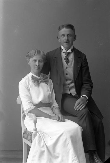 Enligt fotografens journal nr 2 1909-1915: "Stenborg, Axel Posten Här".