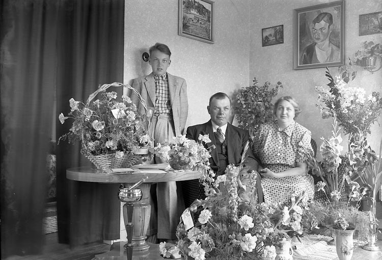 Enligt fotografens journal nr 8 1951-1957: "Ström, Herr John 50 årsdag".