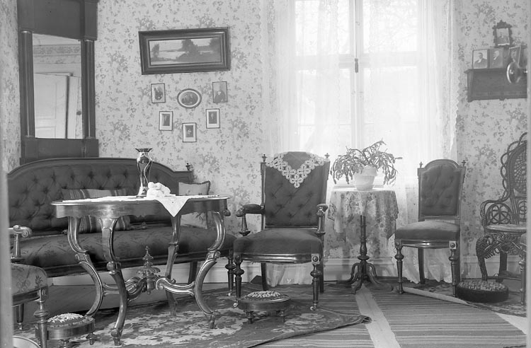 Enligt fotografens journal nr 7 1944-1950: "Rehnbergska hemmet Strandnorum".
