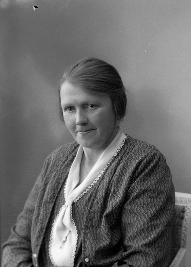 Enligt fotografens journal nr 6 1930-1943: "Olsson, Signe Järnklätt".