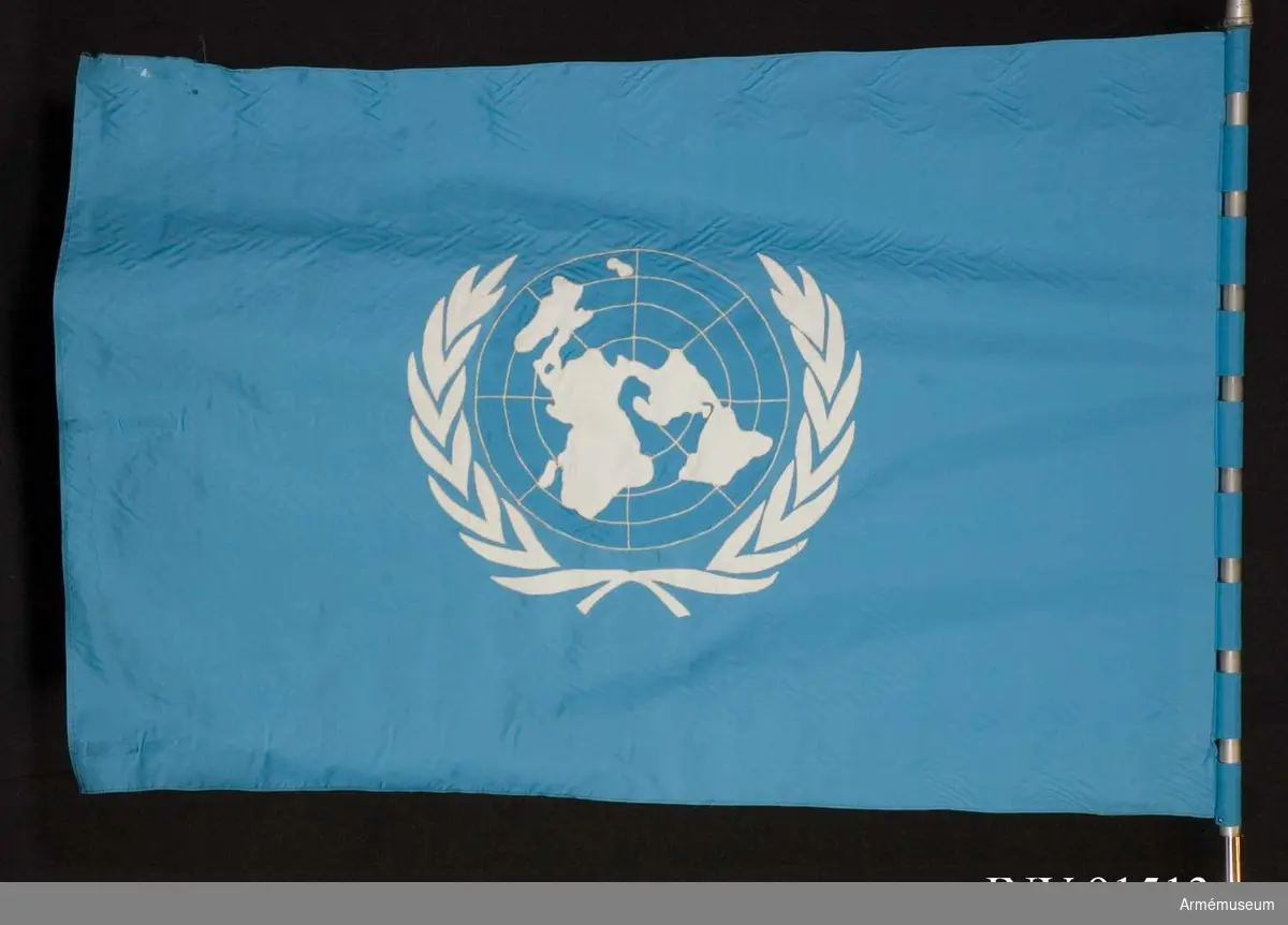 Fanspetsen är FN-märket.