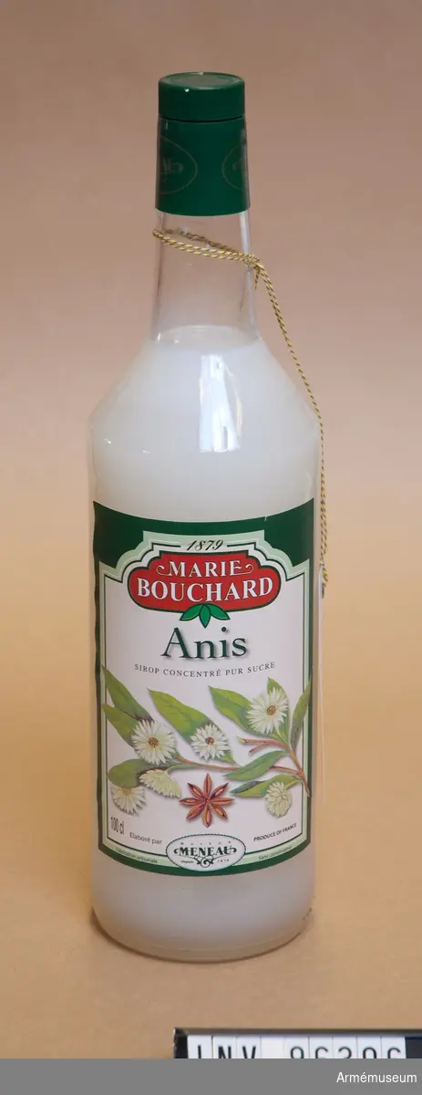 Glasflaska med anissirap av märket "Marie Bouchard".
