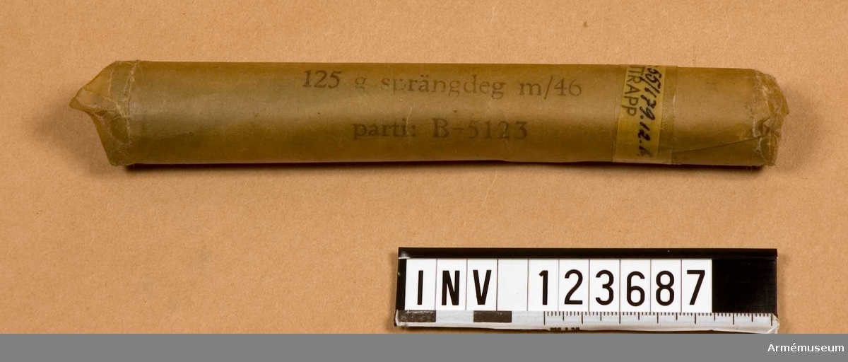 Märkt: "125 g sprängdeg m/46 parti: B-5123".