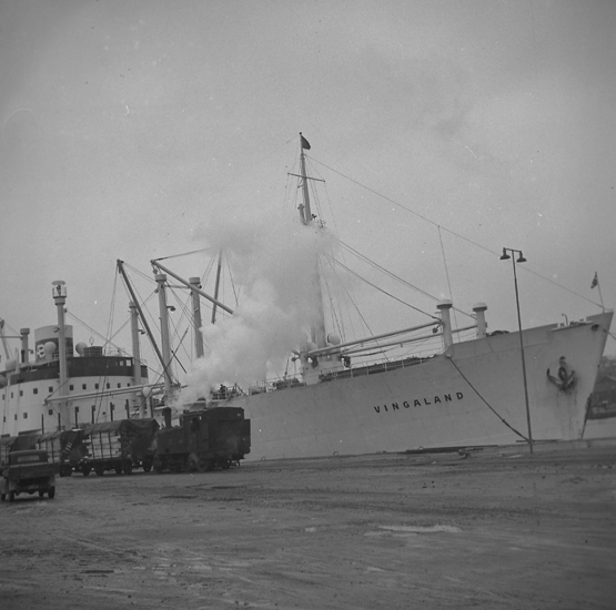 Text till bilden: "M/S Vingaland. 1951.02.24"












i