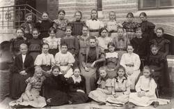 Berles skole, klasse, jenter, lærerinne