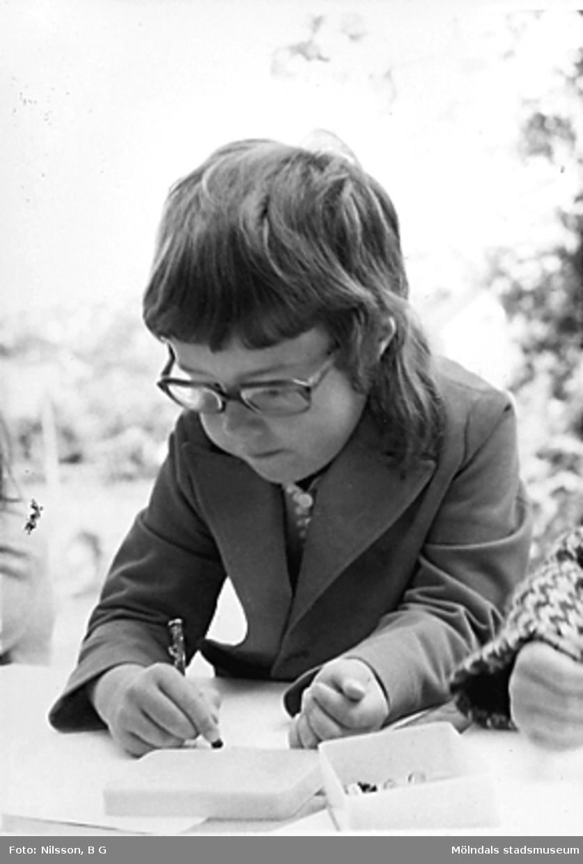 Ett barn som ritar. Holtermanska daghemmet juni 1973.
