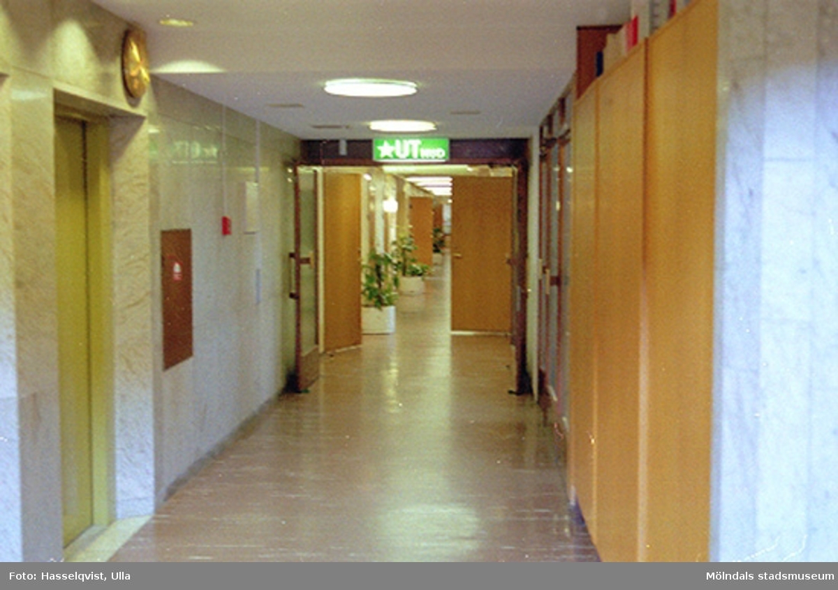 Korridor i Mölndals stadshus, augusti 1994.