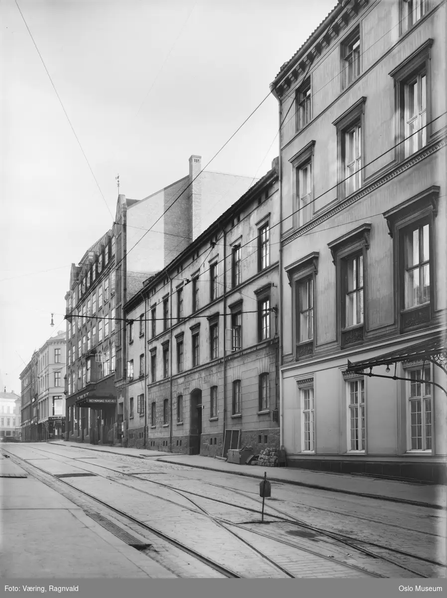 gateløp, forretningsgårder, Bøndernes hus, Det Norske Teatret, gatelegeme, trikkeskinner