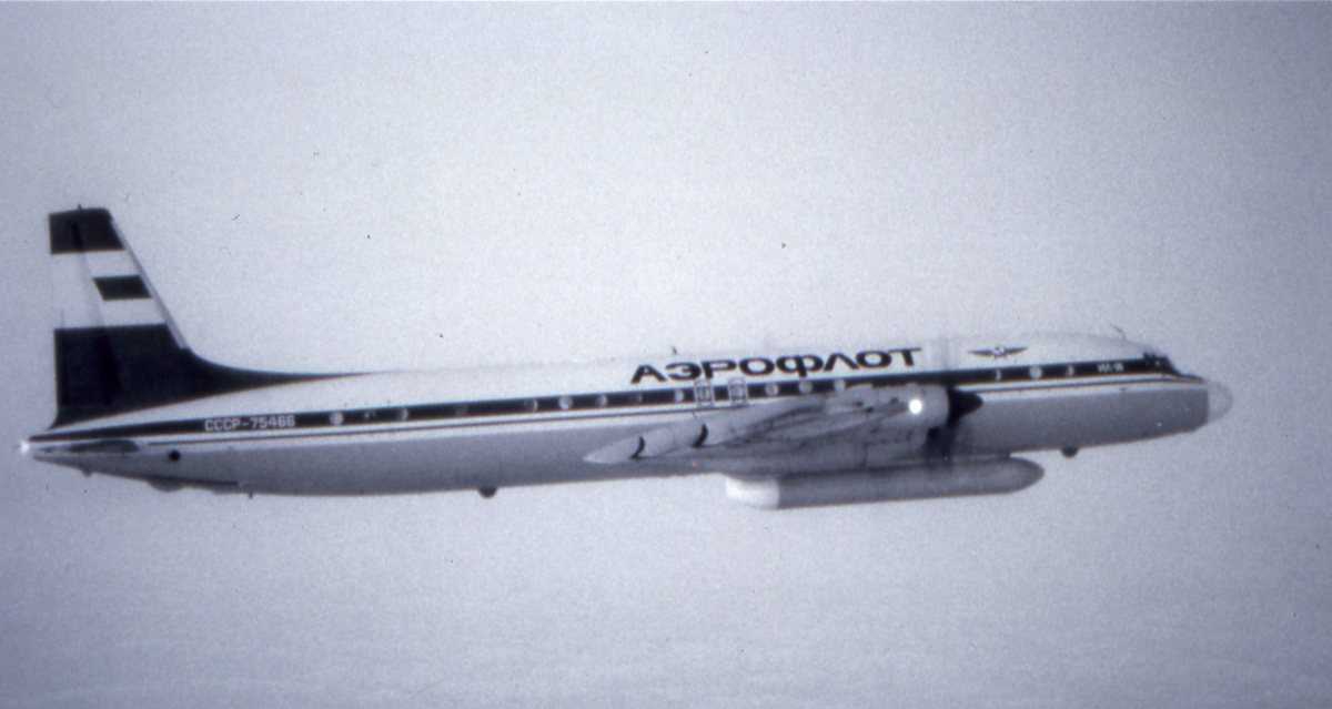 Russisk fly av typen Ilyushin II-18 Coot tilhørende Aeroflot med merking CCCP-75466.