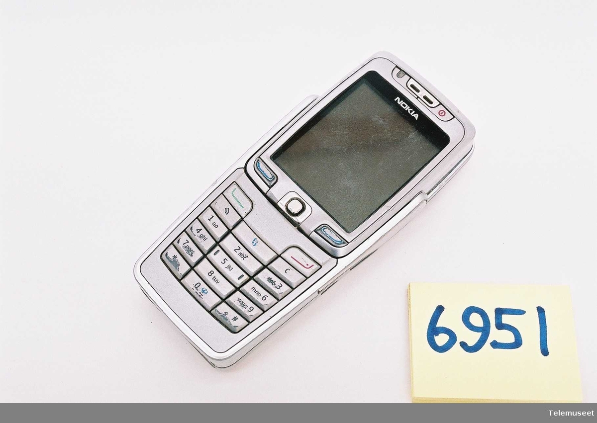 Nokia E70
batteri: BL-6C

