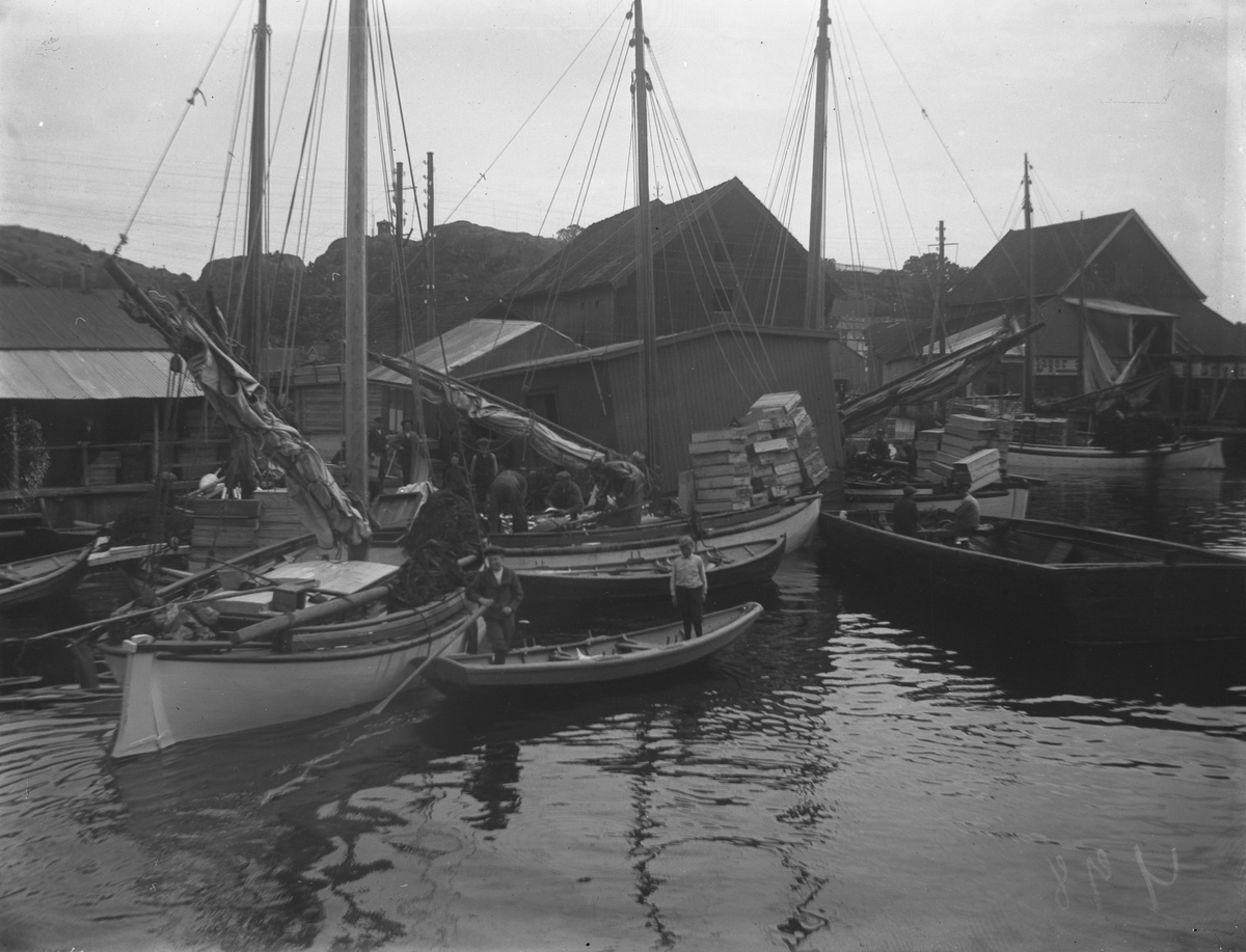 Småbåter ved brygga i Kragerø
