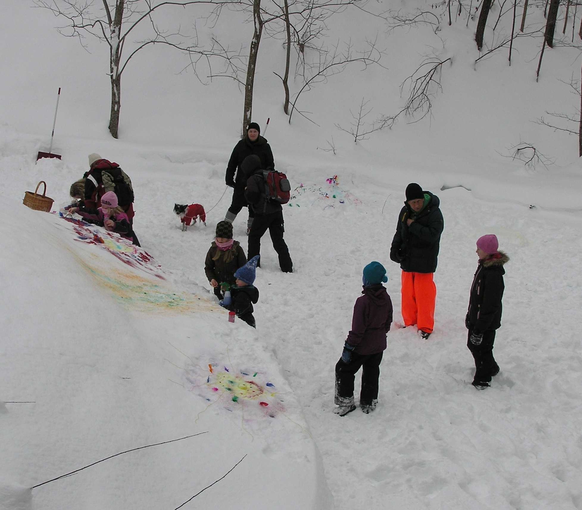 Barnasdag på Berg, vinterferien 25.02.2010.
Barn får høre om Munch, lage kunst i snøen og spise polser.