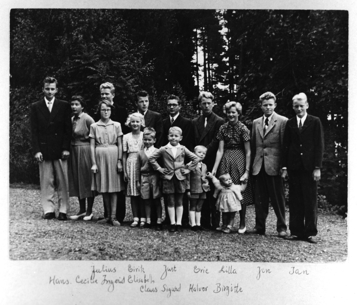 Elisabeth Gude og familiemedlemmer fra "Egebergs- slottet" Christiania.