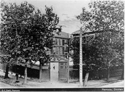 Bybilde, skolen. Bilde av skolen