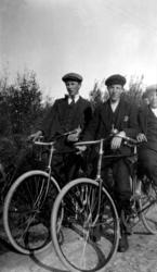 Rollaug Eriksen, Otto Dekkerhus, Talberg Hamran og ukjent