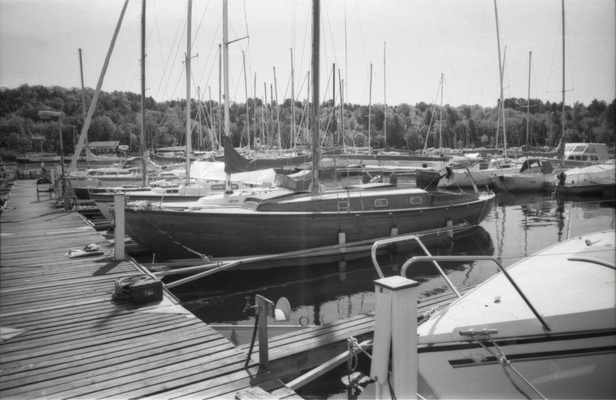 Fortuna 2-krysseren 'Braatt 2' ved brygga i Revierhavnens båtforening på Hovedøya.