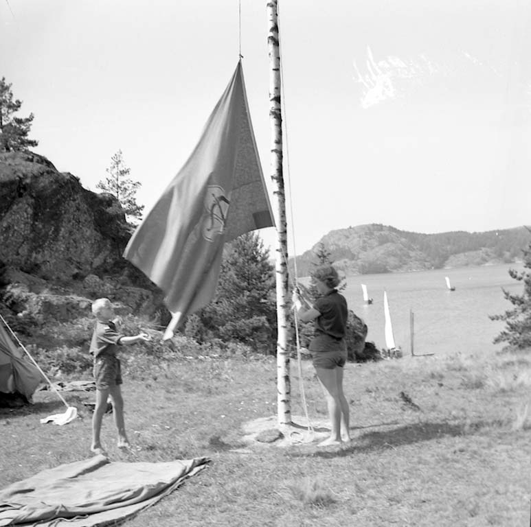 Enligt notering: "Scoutläger Kalvön aug -60".
