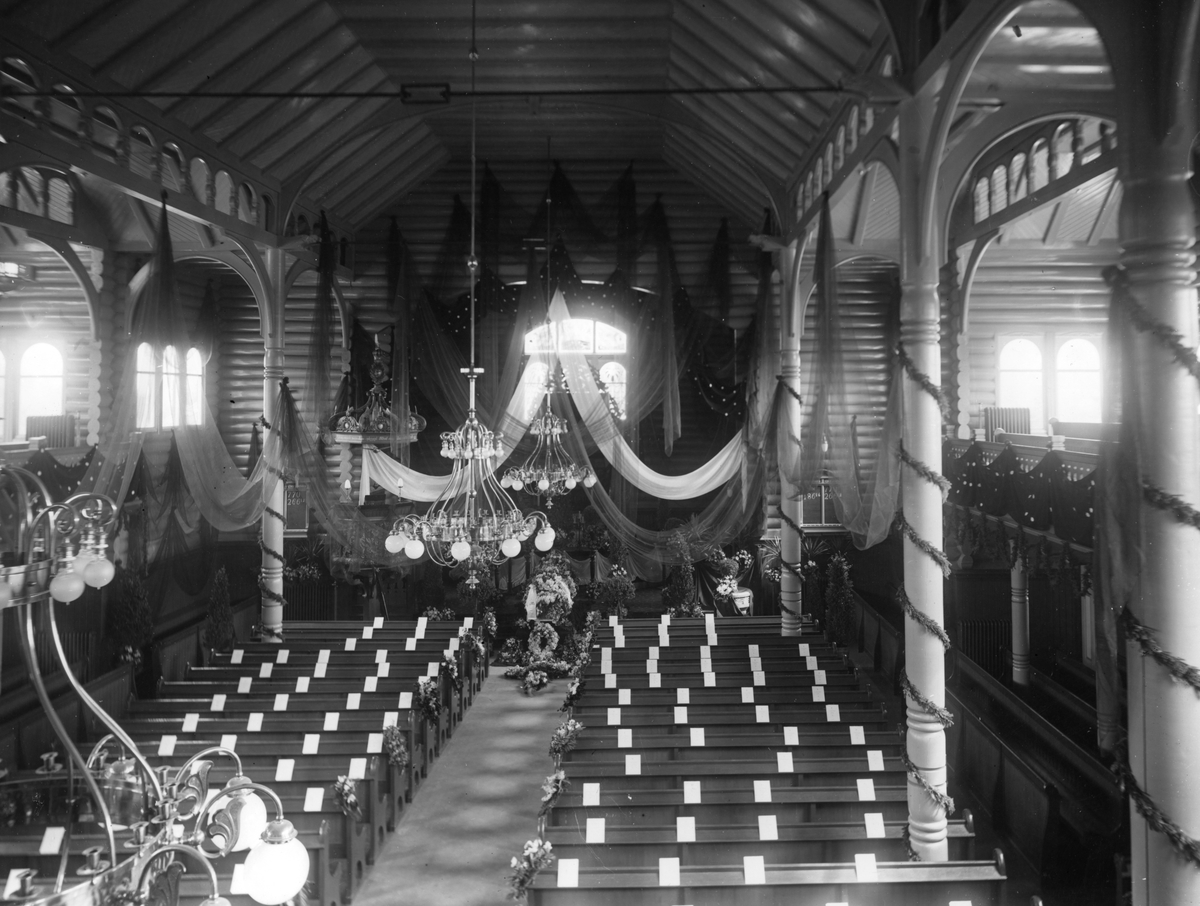 Begravelse i Åmot hovedkirke