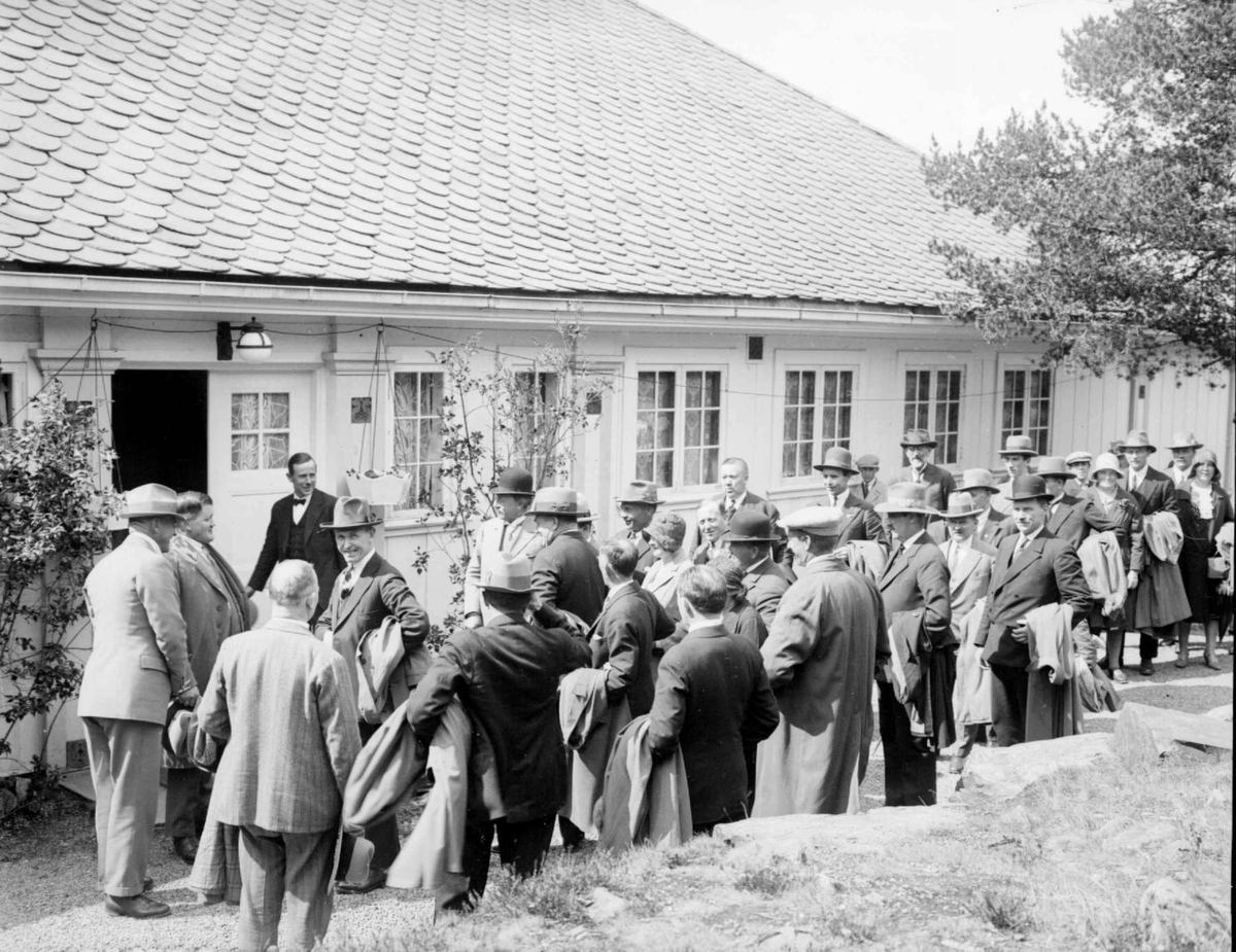 Arbeiderpartiets stortingsgruppe på tur på Maihaugen. 1930. 
Maihaugen restaurant.