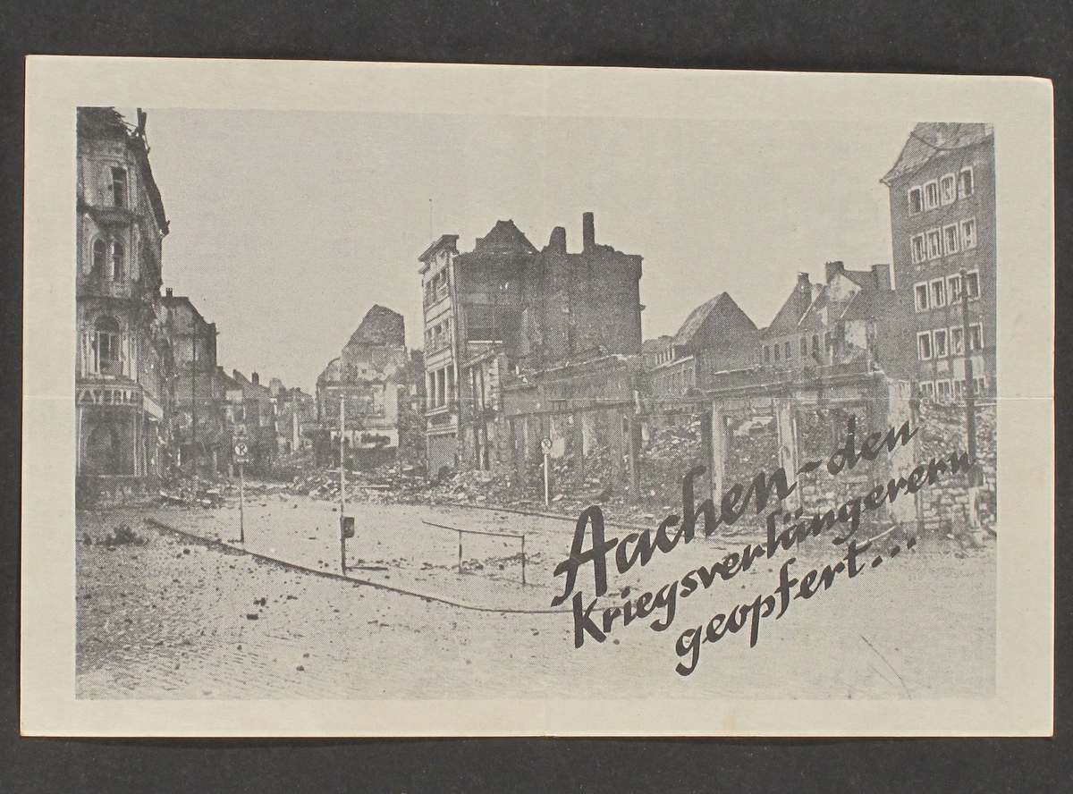 By i ruiner etter krigshandlinger, gatebilde fra Aachen.