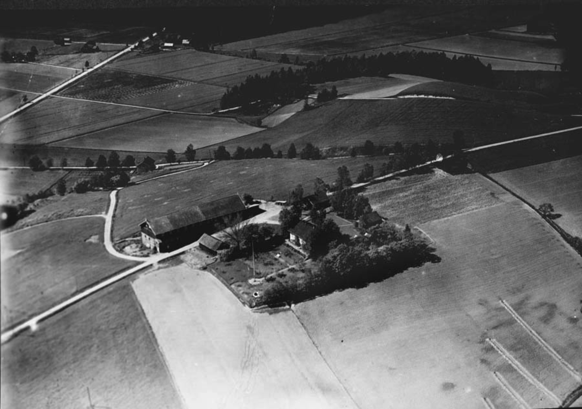 Flyfoto av Winsnes gård.