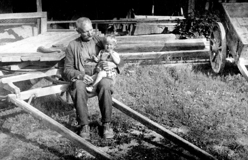 Ole Kværner (f.1876) og barnebarnet Ole Jan (f.1945).