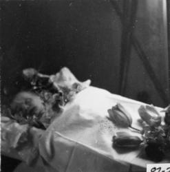 Gravferda til lille Hans H. Bugge f.17.06.1952, d.20.06.1952